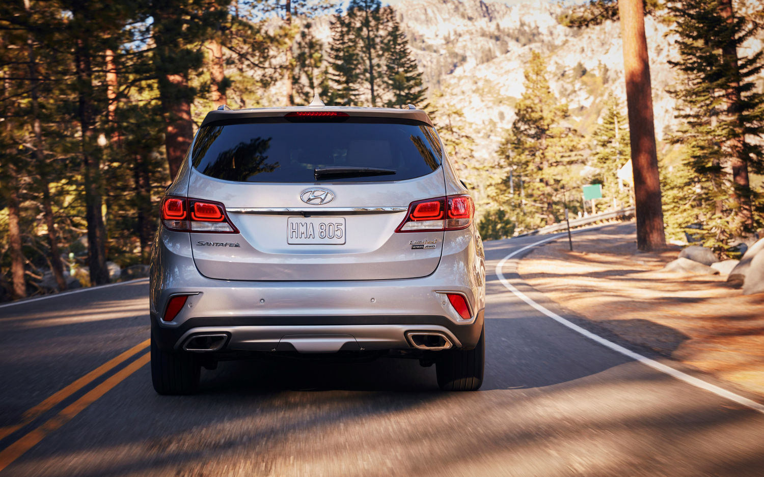 Comparison - Hyundai Santa Fe Limited Ultimate 2017 - vs - Hyundai ...